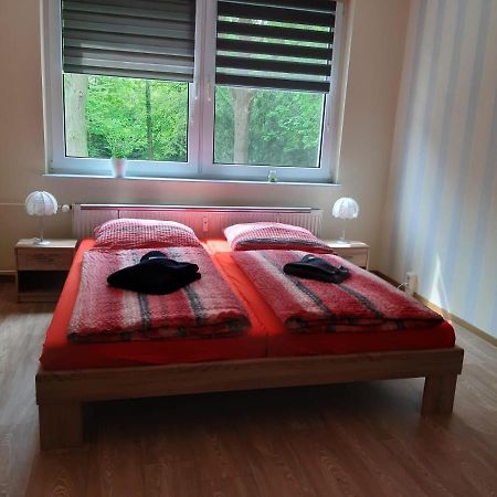 Ferienwohnung "Am Schlosspark" Neetzow Ngoại thất bức ảnh